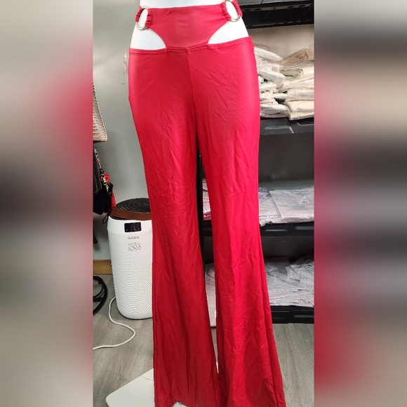 Vibrant Red Wide Leg Jumpsuit with Tailored Silhouette - Picture 1 of 5